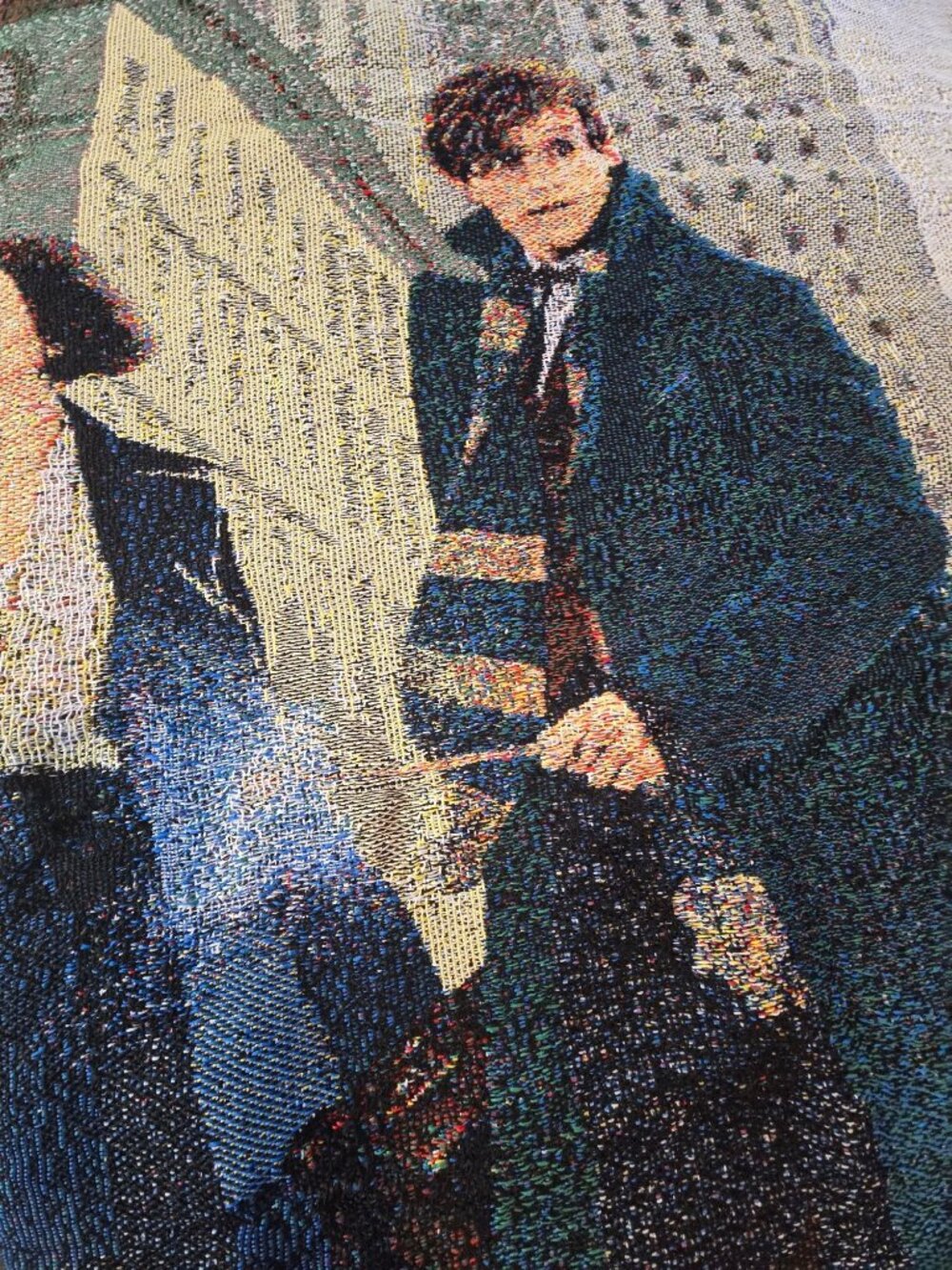 Fantastic Beasts Blanket Where to Find Them Woven Tapestry Fringed Throw Blanket - Picture 3 of 5